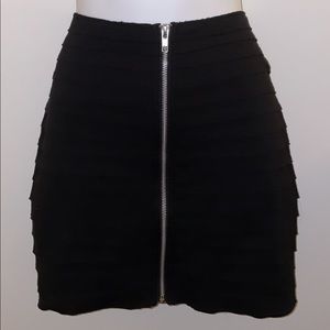 Like New Front Zipper Mini Skirt